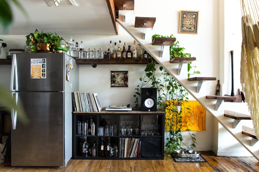 Brooklyn Home Tour A PlantFilled Red Hook Loft Apartment Therapy